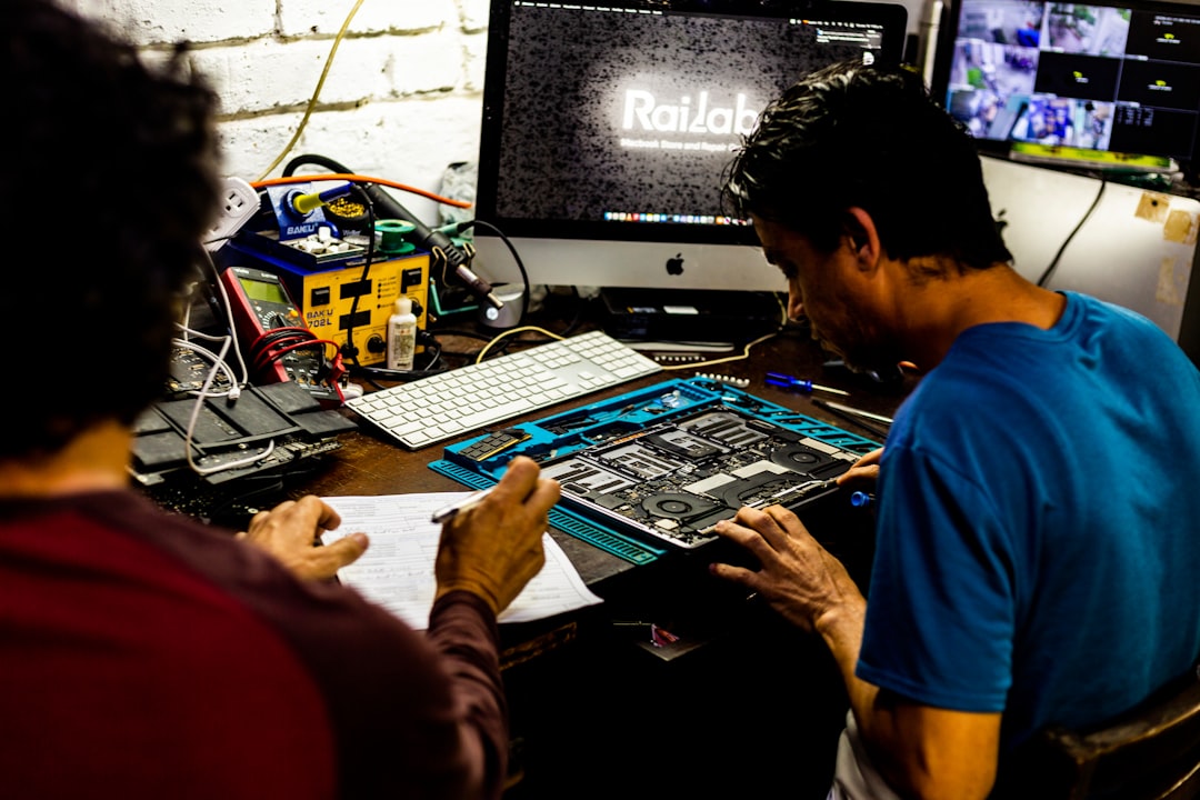 أهمية وجود Help Desk داخلي أو خارجي لدعم الموظفين