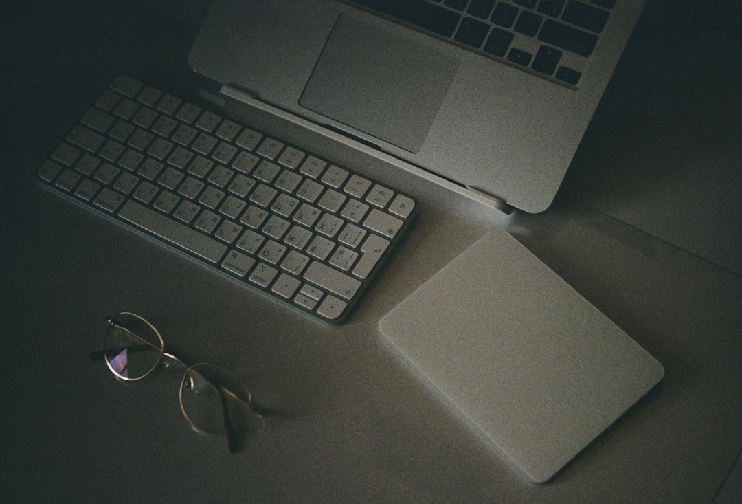 تأمين E-commerce website: كيف تحمي Hexogen بياناتك وأجهزتك؟