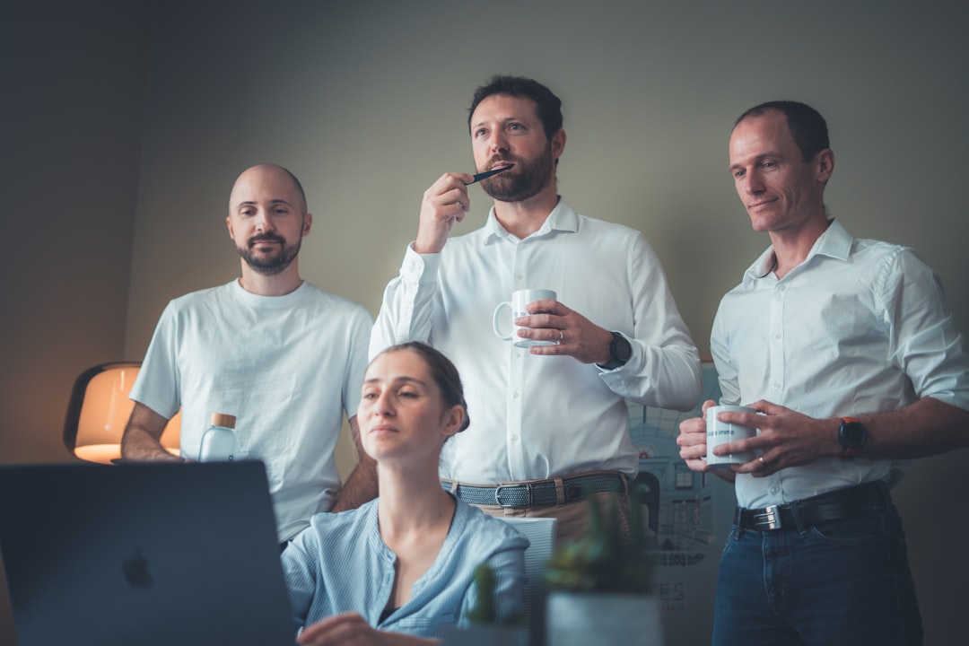 كيف تزيد إنتاجية موظفيك باستخدام تقنيات للمصانع من Hexogen